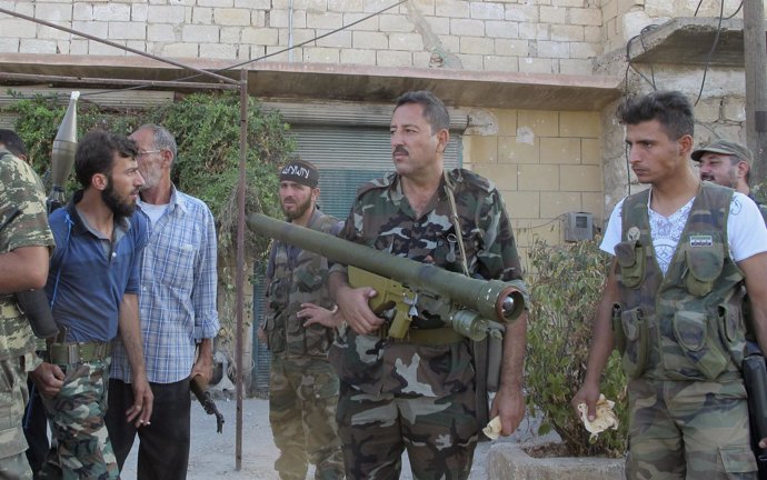 Rebeldes sirios equipados con misiles antiaéreos en la ciudad de Alepo