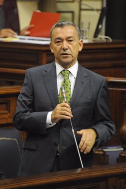 Paulino Rivero en el Parlamento de Canarias