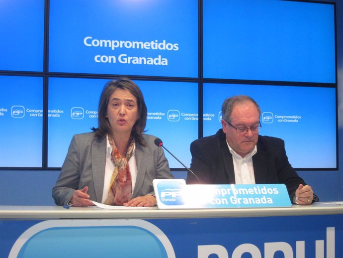 Luisa García Chamorro y Antonio Ayllón en rueda de prensa