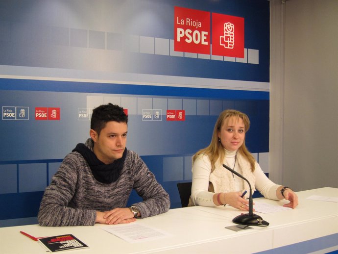 Manuela Galdámez, diputada PSOE y Raúl Díaz, secretario general JSR