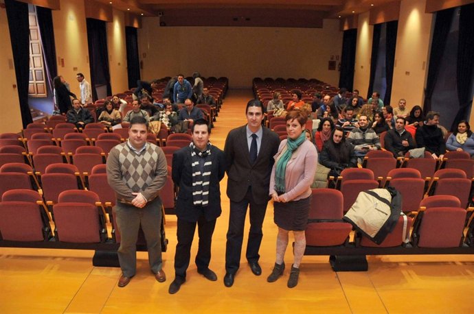 Expósito y Palomares (centro) en la inauguración del encuentro