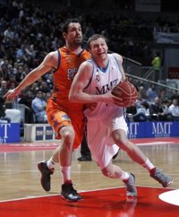 Baloncesto.- Martynas Pocius se ausentará más de seis semanas por una fractura en el tobillo derecho