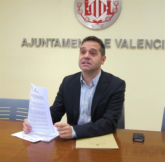 Sanchis (EUPV) presenta las alegaciones de su grupo al Parque Central