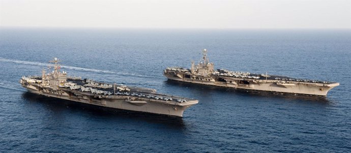 Portaaviones De EEUU Navegando Hacia El Golfo Pérsico