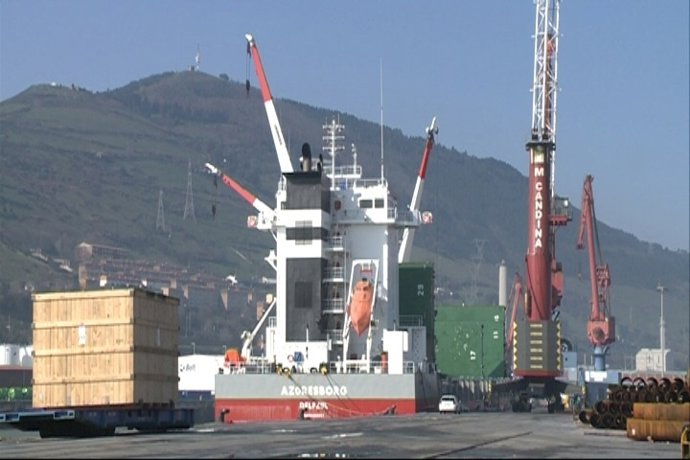 Imágenes del barco atracado en Santurtzi (Bizkaia)