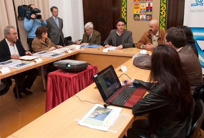 Diputación entrega los planes de movilidad sostenible de la Costa Suratlántica