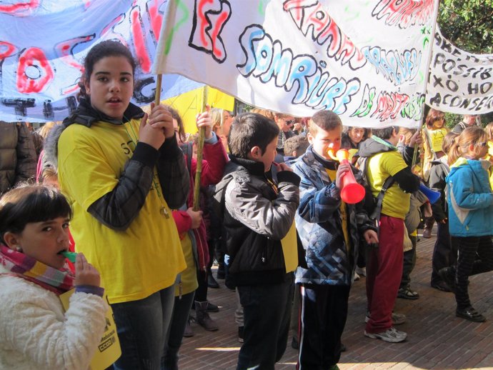 Cierre siete escuelas públicas. Concentración alumnos Xarau de Cerdanyola