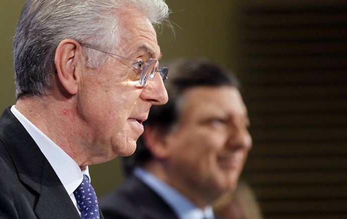 Mario Monti (Italia) Y Barroso (Comisión Europea)