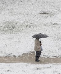 El 112 activa este jueves la alerta naranja por nevadas en el sur de Badajoz, con una acumulación de 15 cm de nieve