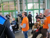 Afectados por las preferentes obligan a suspender el pleno de Nigrán y el alcalde promete ayudarles "desde el PP"