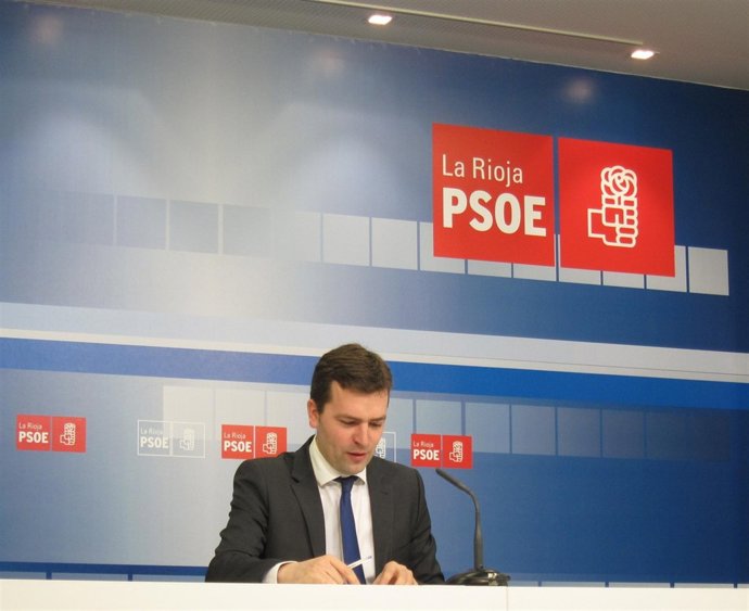   El Secretario De Salud Y Política Social Del PSOE, Julián Olagaray
