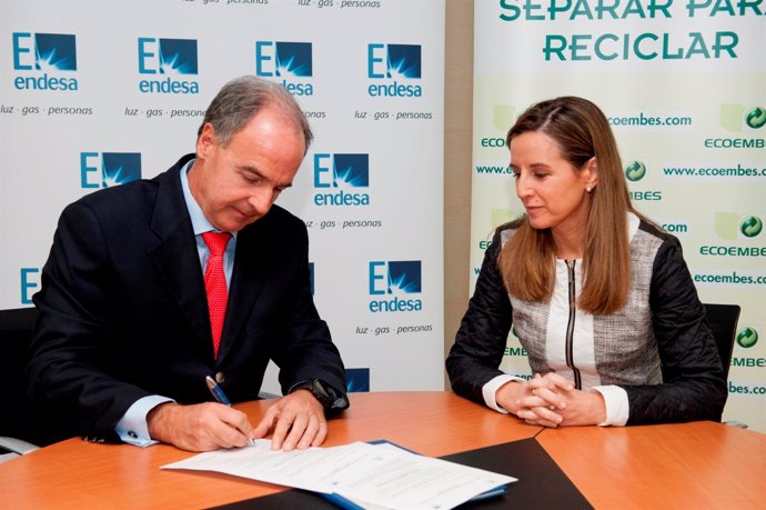 Ecoembes y Endesa firman un convenio para mejorar la recogida selectiva