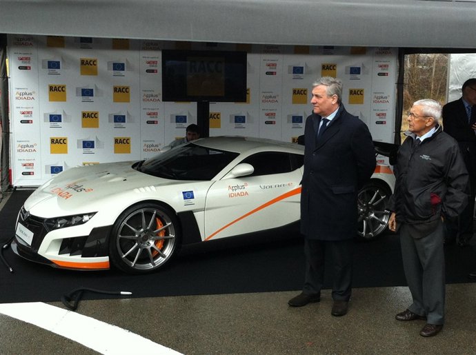 Presentación del supercoche eléctrico Volar-e en el circuito de Montmeló
