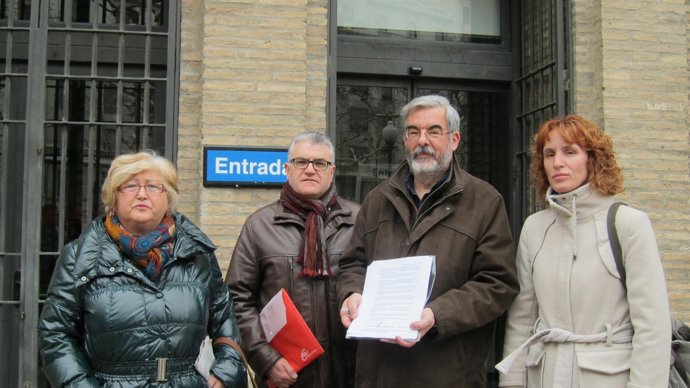 Sindicatos y Marea Verde piden la dimisión de la consejera de Educación