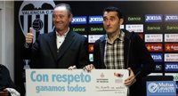 Fútbol.- Juan Ignacio Martínez: "No es cierto que me hayan pedido que Martins no juegue"