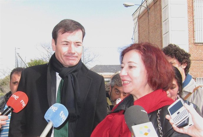 Tomás Gómez en una visita al IES Vasco Núñez de Balboa