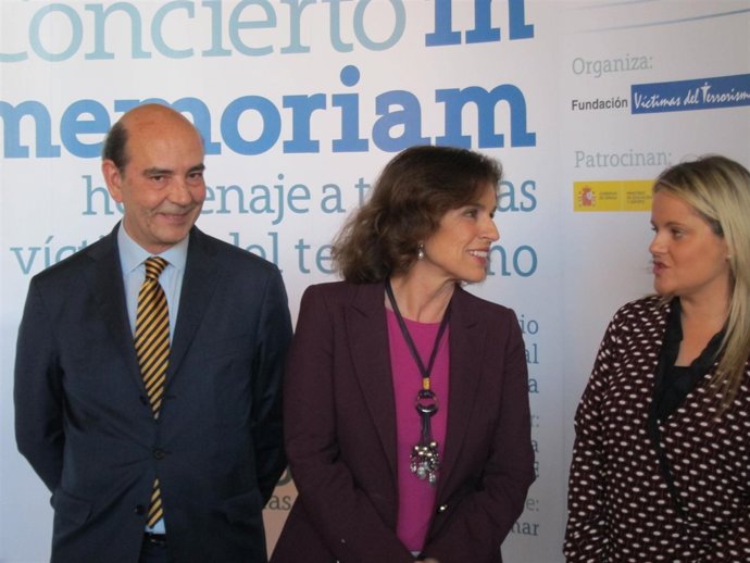 Ana Botella hablando con Mari Mar Blanco