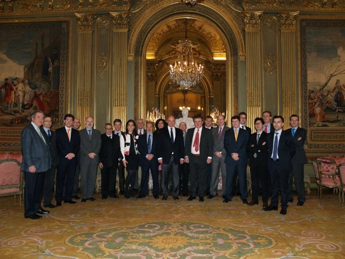 B.Sabadell en una recepción en la embajada española en París