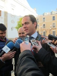 El PP reconoce que se podía "haber llegado al límite de déficit" pero que eso hubiera "lastrado" a Extremadura en 2013