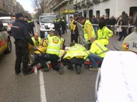 Herida muy grave una mujer tras ser atropellada por un moto en la calle Fuencarral