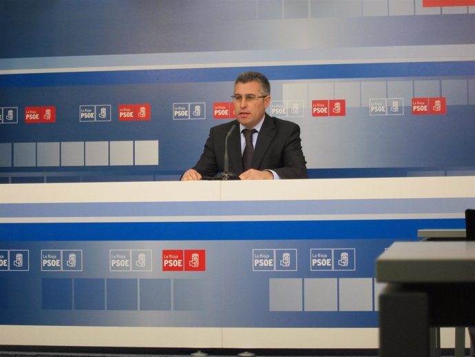 El diputado regional del PSOE, José Ángel Lacalzada