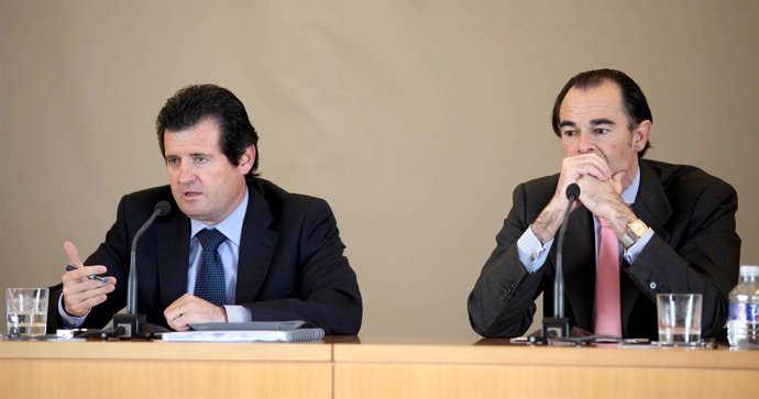 José Císcar junto a Manuel Llombart en la rueda de prensa posterior al pleno