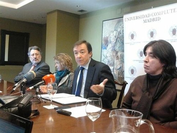 El traslado de la capilla de Historia en la UCM "sigue adelante" Carrillo