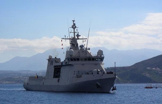 El buque Rayo de la Armada