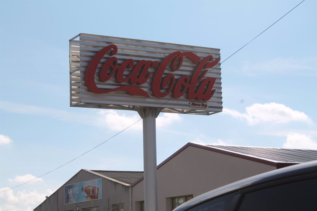 CocaCola firma un acuerdo por 10 años con el embotellador único de