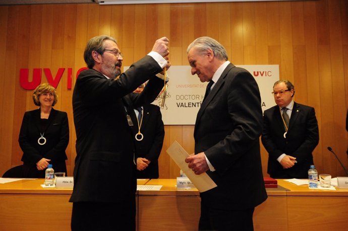 Jordi Montaña (rector UVic) y el cardiólogo Valentí Fuster