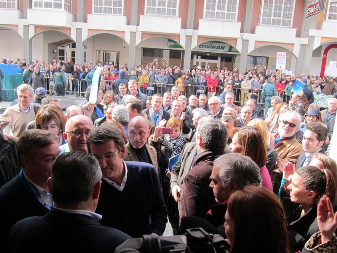 Feijóo A Su Llegada Al Congreso Del PP De Lugo Entre Protestas