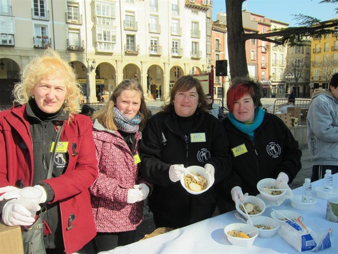 Pincho solidario en la plaza del Mercado