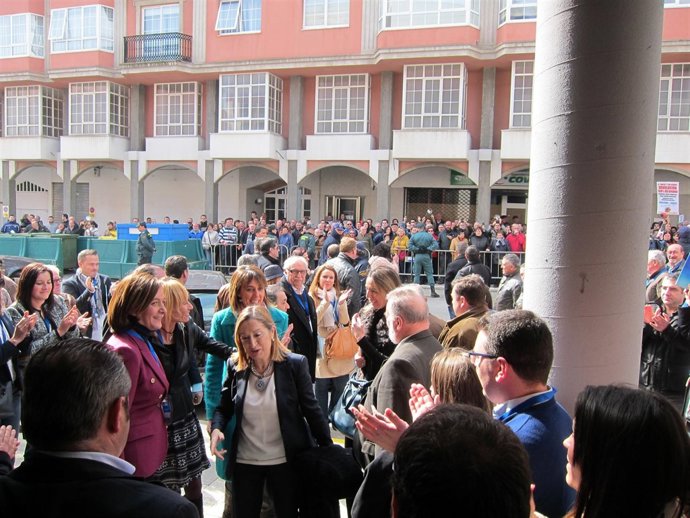 Ana Pastor a su llegada al Congreso del PP de Lugo, en Burela