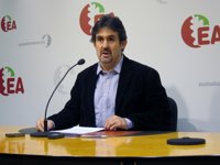 Urizar llama a "seguir empujando" en la "resolución del conflicto" pese a la falta de "movimientos" de Madrid