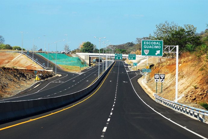 Autopista construida por FCC en Costa Rica