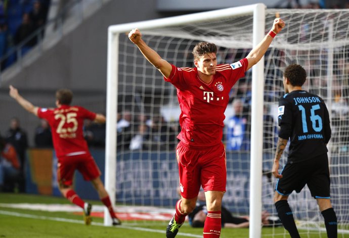 Mario Gómez celebra un gol del Bayern Munich