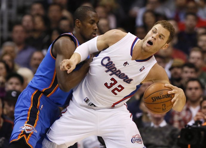 Serge Ibaka (Oklahoma City Thunder) y Blake Griffin (Los Angeles Clippers)