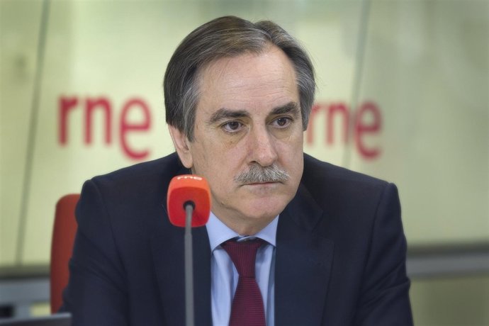 El portavoz de Economía del Grupo Parlamentario Socialista, Valeriano Gómez