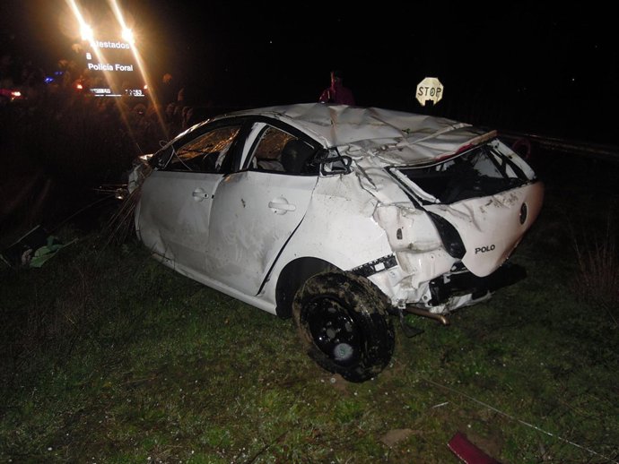 Fallece un conductor de 47 años al caer su automóvil a un canal de Arguedas