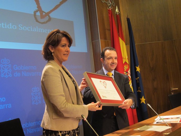 Marqueta recibe de manos de Barcina el sello 'Comprometido socialmente'