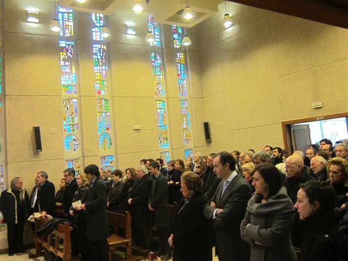 Amigos y familiares en las exequias del actor Pepe Sancho