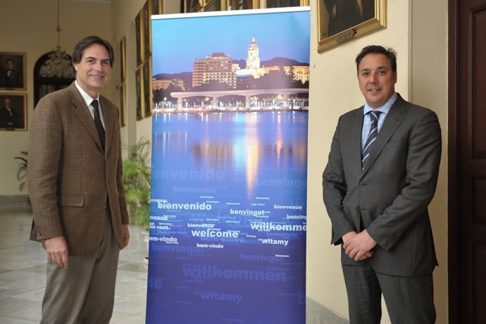 El concejal Damián Caneda y el director general de Turismo Javier Hernández ITB