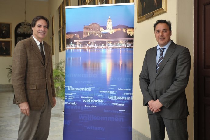 El concejal Damián Caneda y el director general de Turismo Javier Hernández ITB