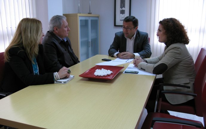 Heredia y Pilar Serrano reunión con SUP