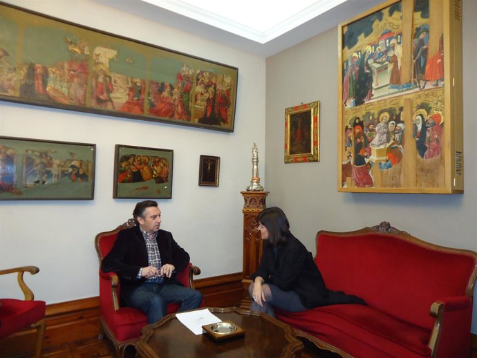 Beamonte y Allué en el despacho del alcalde en Tarazona (Zaragoza)