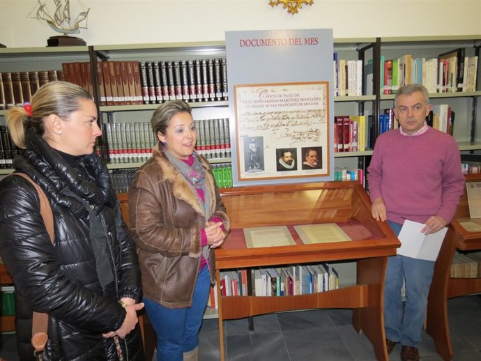 Presentan el documento del mes en Moguer. 