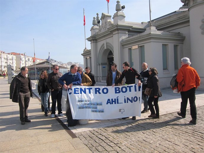 Protesta DEBA contra el Centro Botín