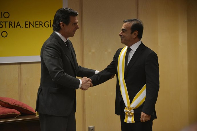Carlos Ghosn Recibe La Gran Cruz De La Orden De Isabel La Católica