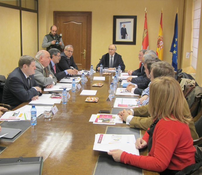 Ruiz Medrano se reúne con las juntas de cofradías