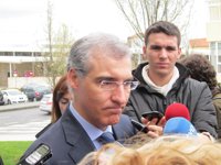 La Xunta reivindica los cinco millones que destinará al 'pool' de inversores que propone que financie el dique flotante